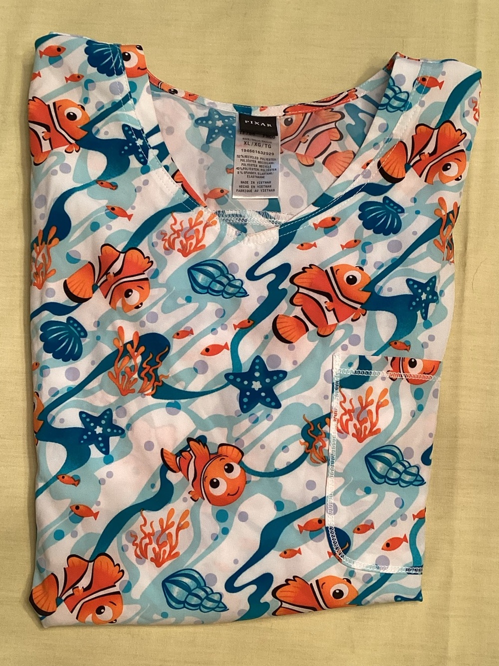 Ladies Pixar Nemo Polyester Blend Short Sleeve Pullover Scrubs Top Size XL